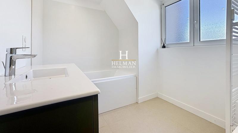 Maison - 121 m² - 6 pièces