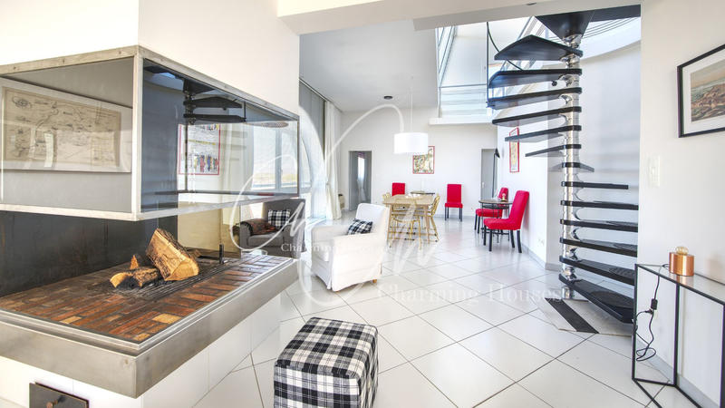 Appartement - 210 m² - 5 pièces