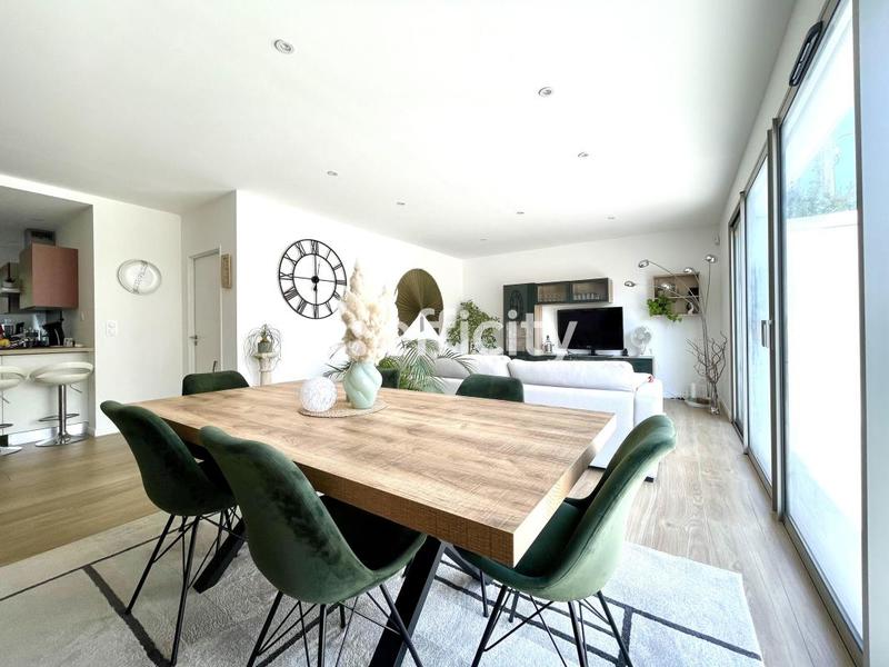 Maison - 140 m² - 6 pièces