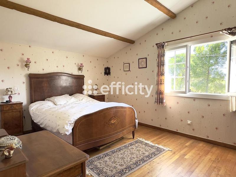 Maison - 224 m² - 7 pièces