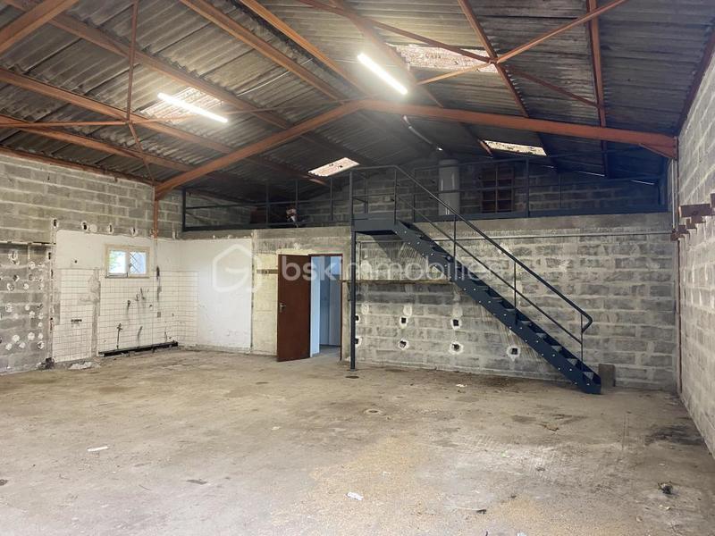 Maison - 220 m² - 9 pièces