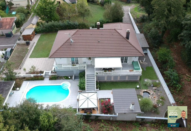 Maison - 232 m² - 7 pièces