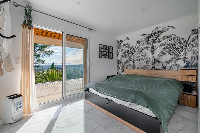 Maison - 187 m² - 7 pièces