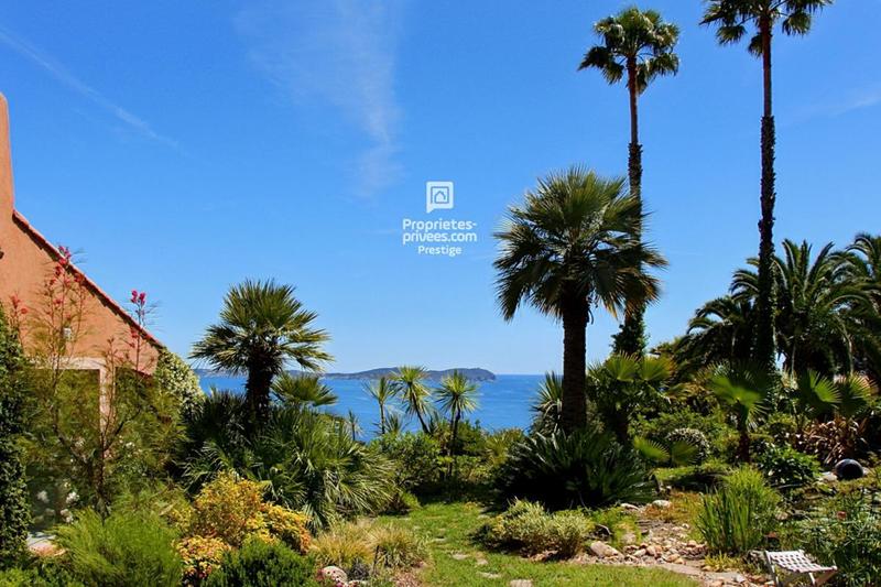 Maison - 372 m² - 10 pièces