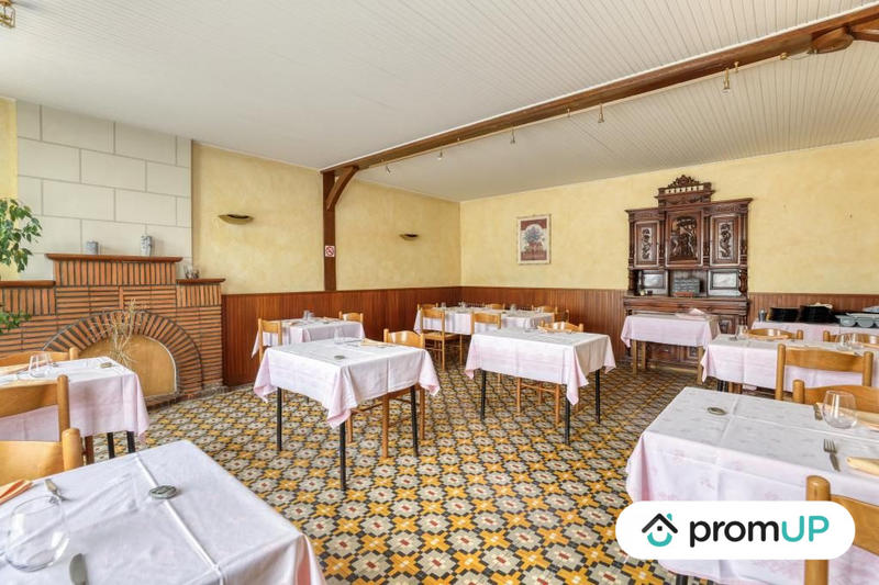 Local commercial - 1 097 m² - 22 pièces