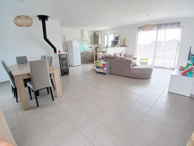 Maison - 106 m² - 5 pièces