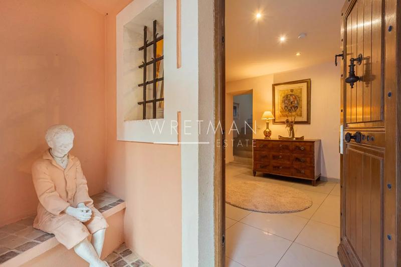 Villa - 318 m² - 13 pièces