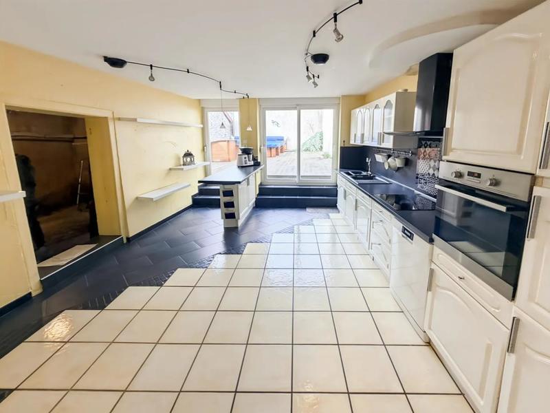 Maison de village - 257 m² - 11 pièces