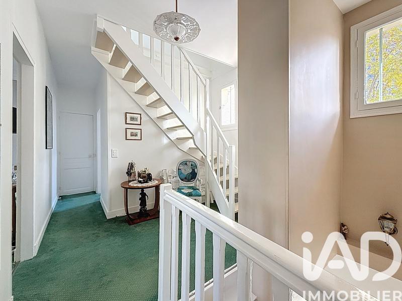 Maison - 214 m² - 7 pièces