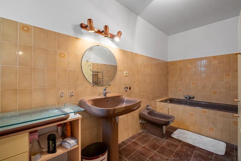 Maison - 200 m² - 6 pièces