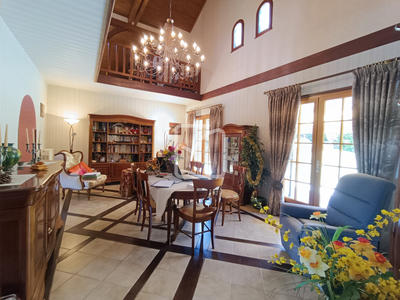 Maison - 172 m² - 5 pièces