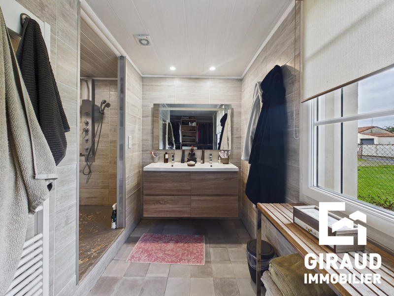 Maison - 162 m² - 8 pièces