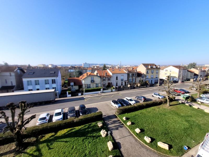 Appartement - 70 m² - 4 pièces