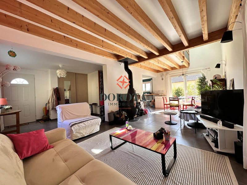 Maison traditionnelle - 111 m² - 5 pièces