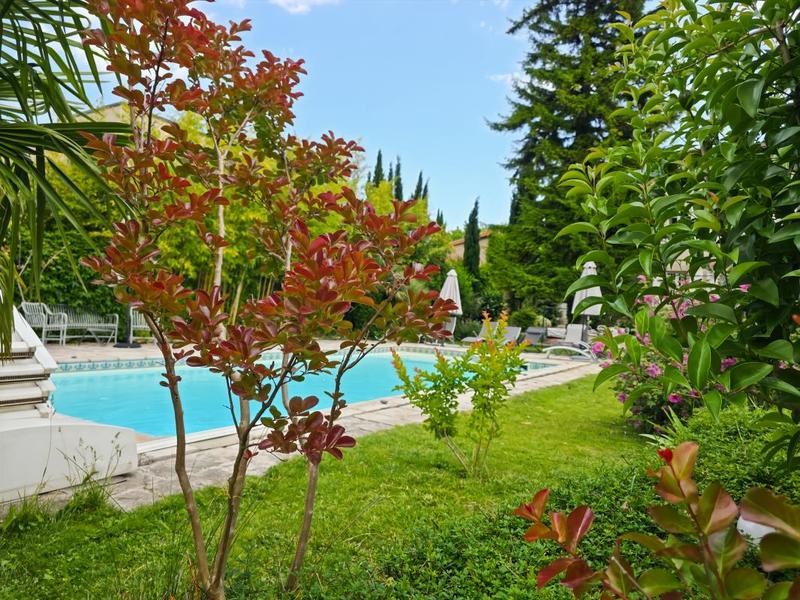 Maison de maîtres - 484 m² - 16 pièces