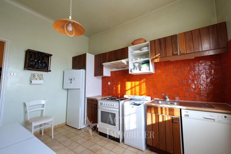 Maison - 240 m² - 9 pièces