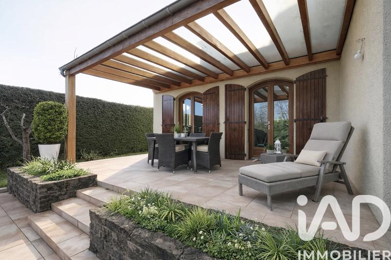 Maison - 231 m² - 7 pièces