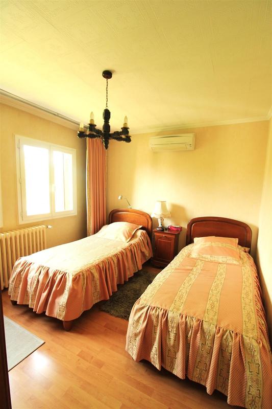 Maison - 102 m² - 5 pièces