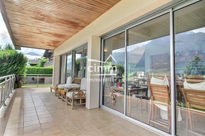 Villa - 363 m² - 6 pièces