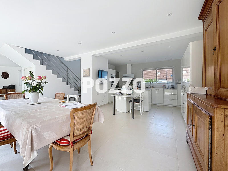 Maison - 193 m² - 7 pièces