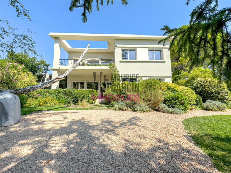 Maison - 196 m² - 6 pièces