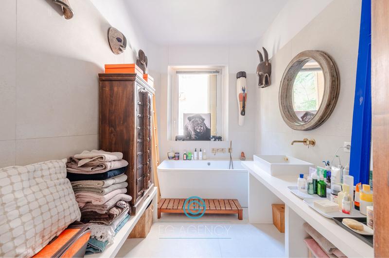 Appartement - 212 m² - 5 pièces