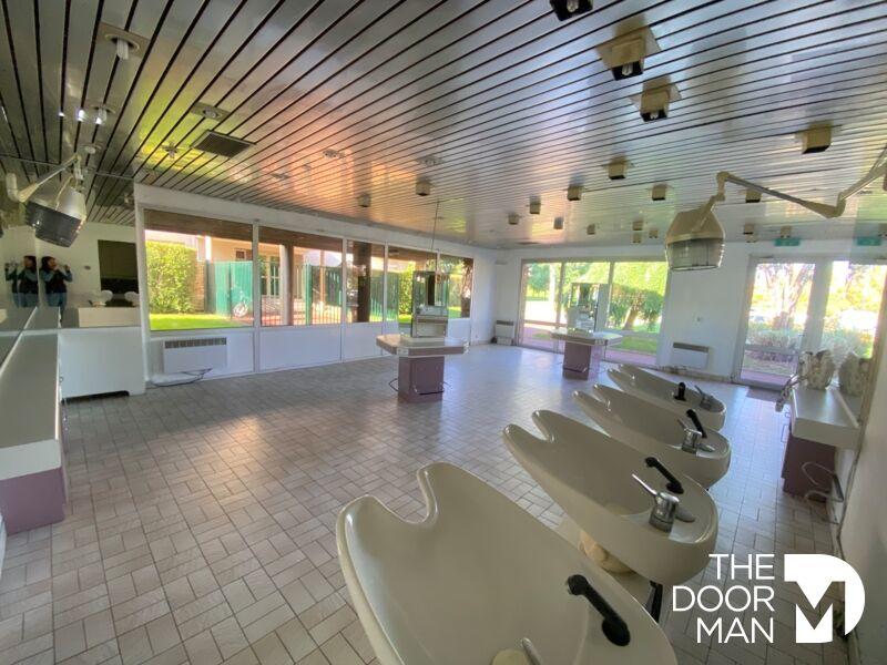 Local commercial - 89 m² - 3 pièces