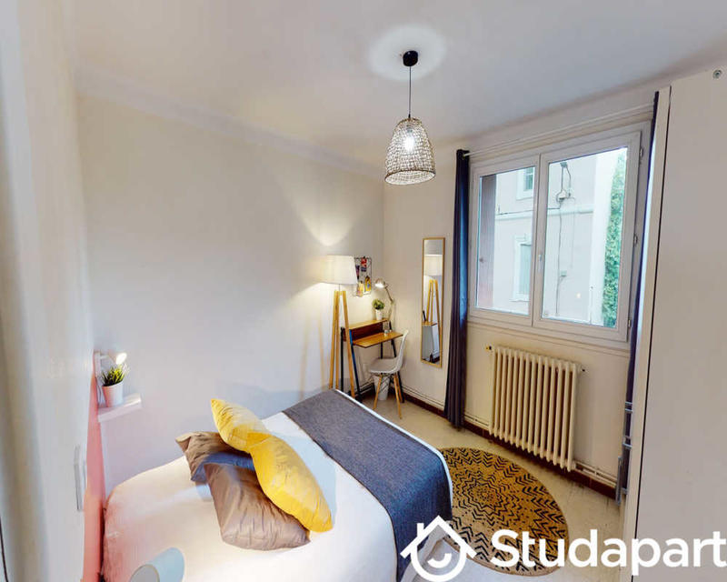 Chambre - 80 m² - 1 pièce