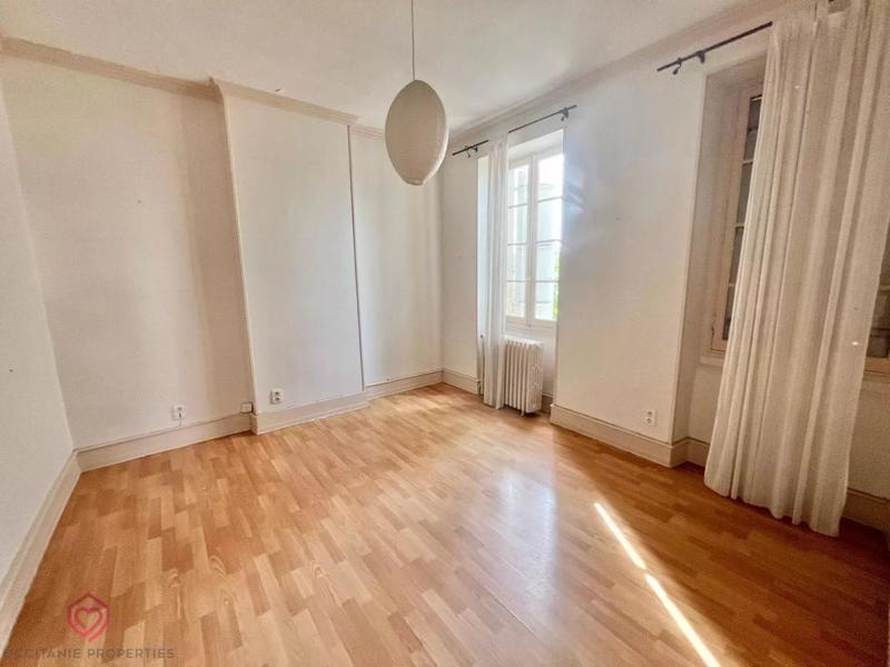 Maison - 300 m² - 15 pièces