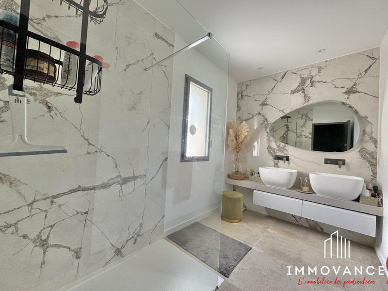 Villa - 215 m² - 5 pièces