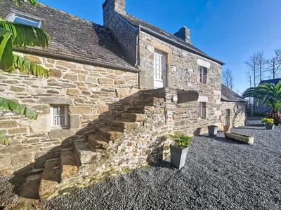 Maison - 278 m² - 13 pièces