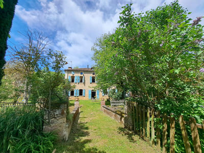 Maison - 210 m² - 9 pièces