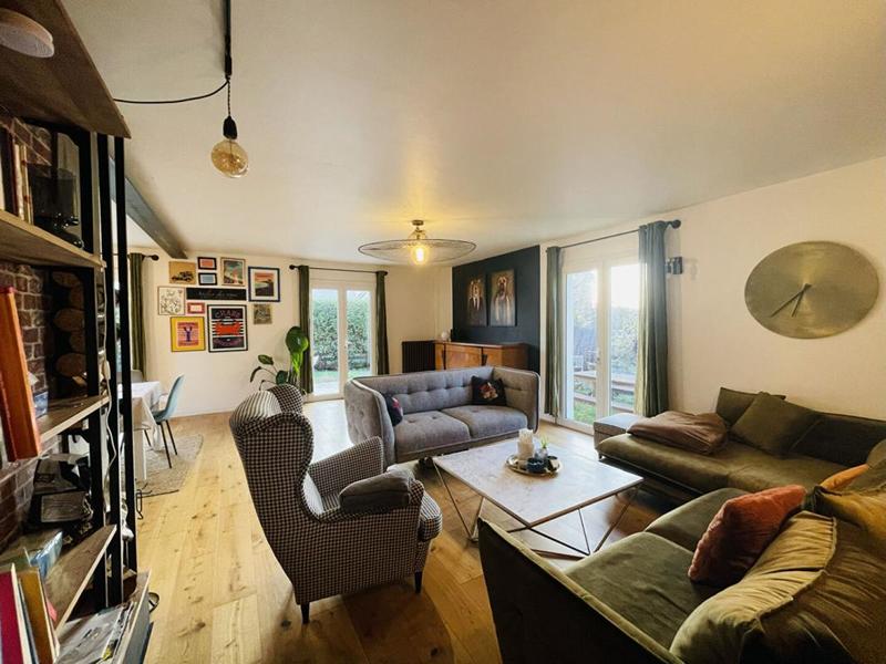 Propriété - 203 m² - 9 pièces