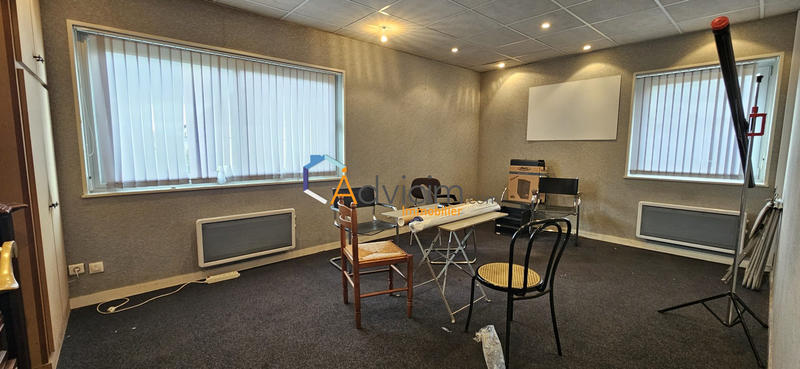 Entrepôt - 1 651 m²