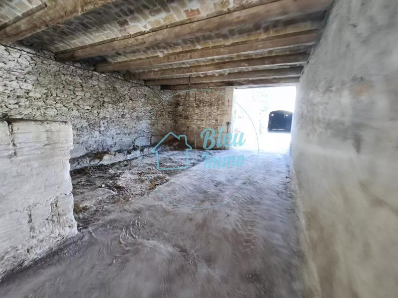 Grange - 350 m² - 6 pièces