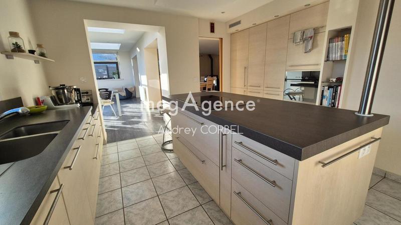 Maison - 192 m² - 9 pièces