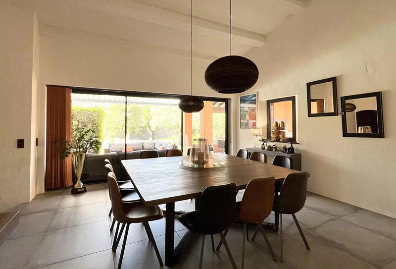 Maison - 203 m² - 5 pièces