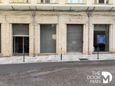 Local commercial - 335 m² - 6 pièces