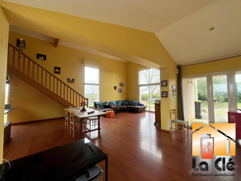 Maison contemporaine - 199 m² - 7 pièces