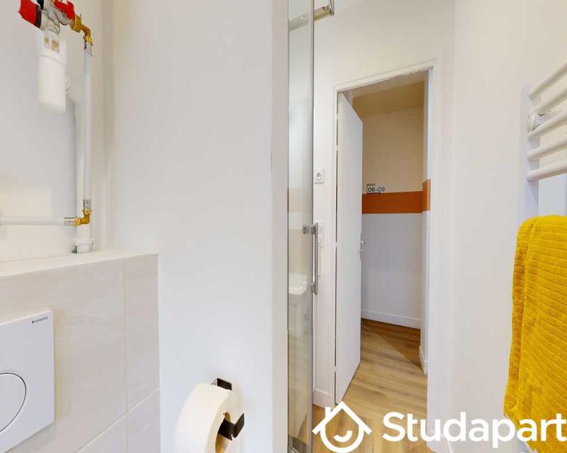 Chambre - 70 m² - 1 pièce