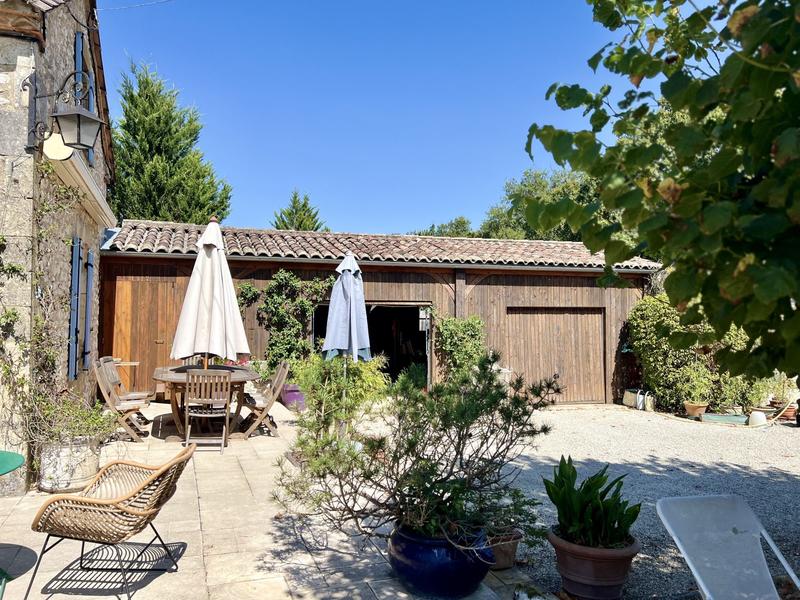 Appartement - 221 m² - 6 pièces