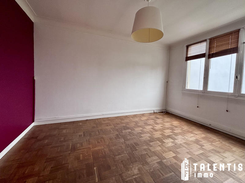 Maison - 209 m² - 12 pièces