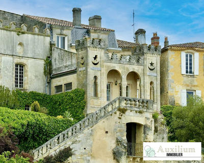 Maison - 223 m² - 7 pièces