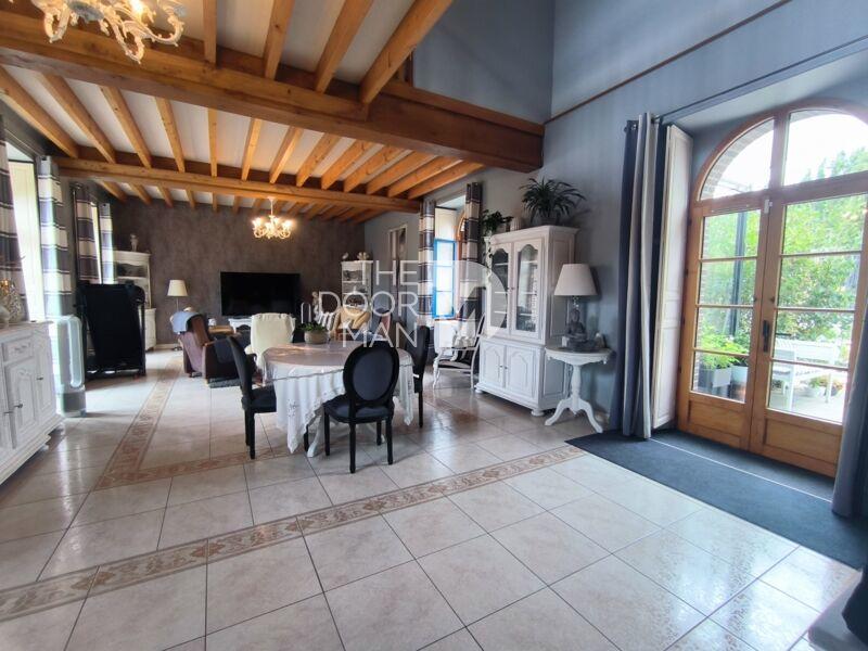 Propriété - 297 m² - 13 pièces