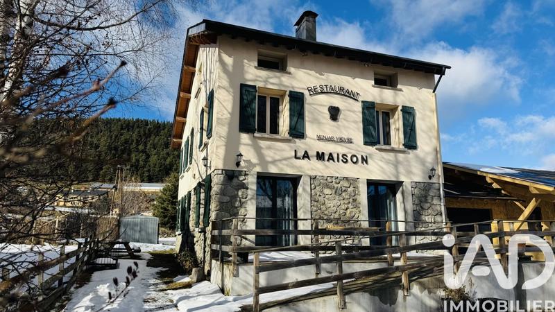 Maison - 185 m² - 6 pièces