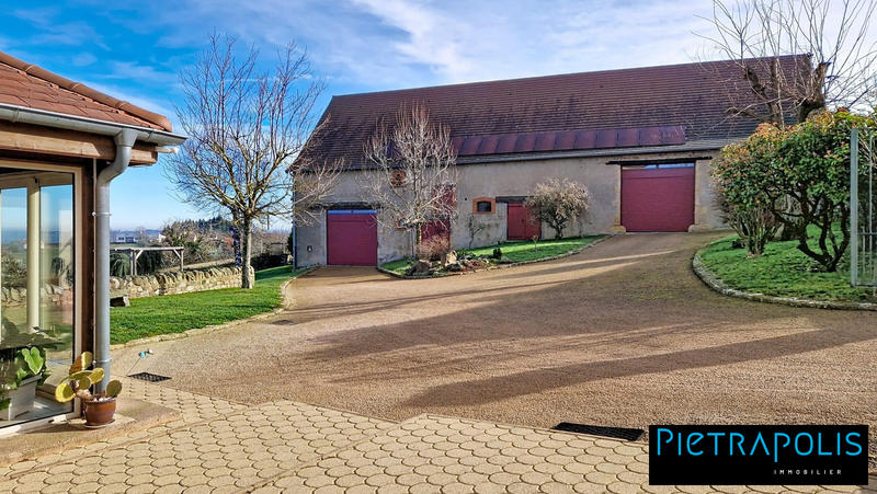 Maison - 204 m² - 6 pièces