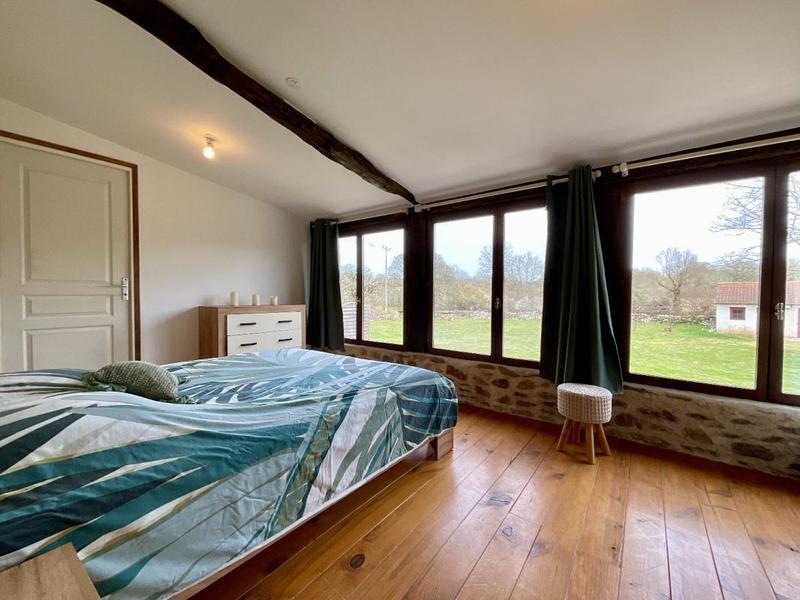 Maison - 250 m² - 10 pièces