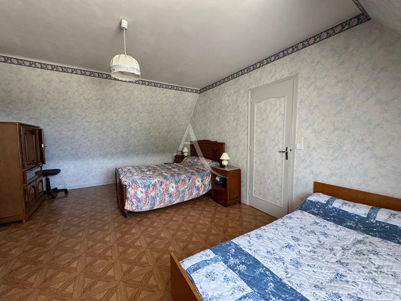 Maison - 200 m² - 8 pièces