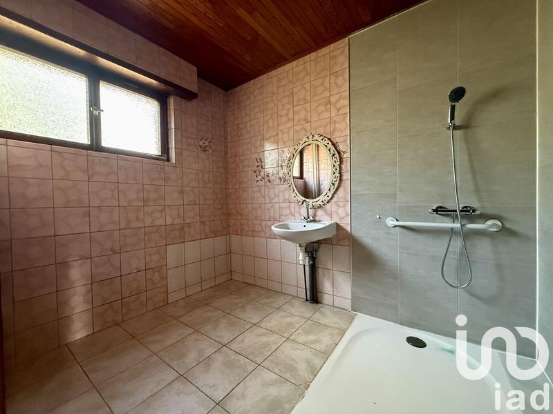 Maison - 273 m² - 9 pièces