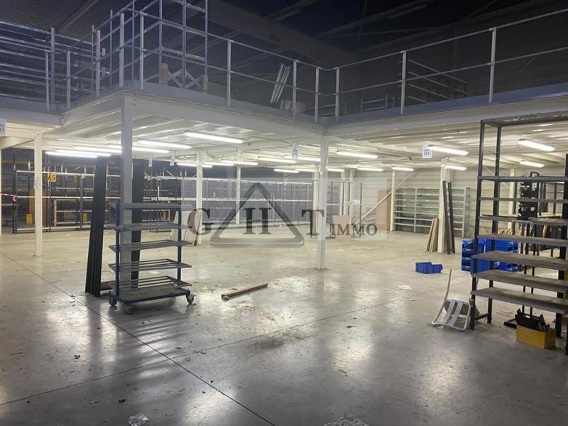 Entrepôt - 4 542 m²